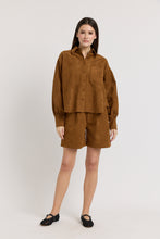 Load image into Gallery viewer, Yumi Suede Short