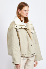 Load image into Gallery viewer, Bettunia Sherpa Jacket